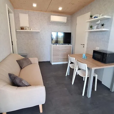 Mobile Azzurro אתר קמפינג דראגה
